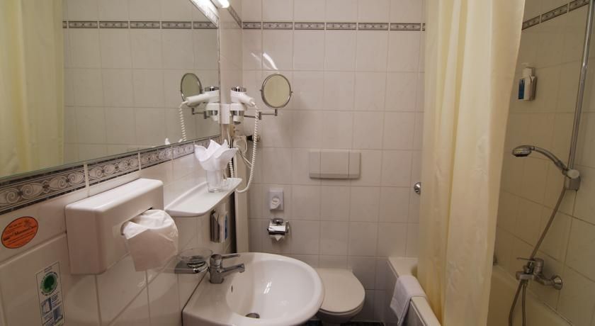 Centro Mondial Hotel 3*
